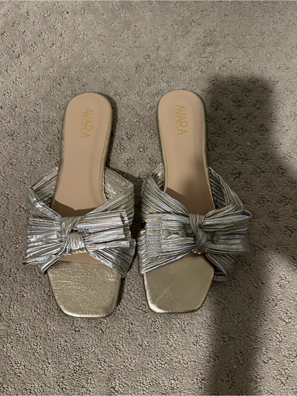 Avara Metallic Knot Slide Sandals in Gold